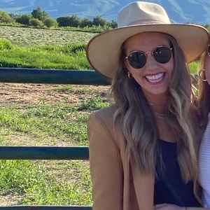 Meet your Posher, Shelby